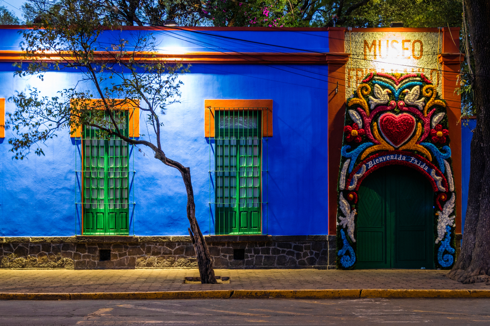 Walking-tour Coyoacán neighborhood and Frida Kahlo’s casa Azul